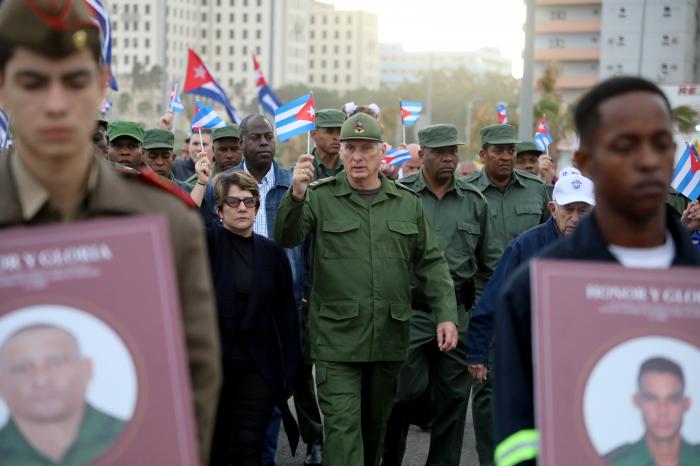 Marcha Combatiente Honor y Gloria en homenaje a Hèroes Caìdos en Venezuela