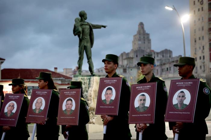 Marcha Combatiente Honor y Gloria en homenaje a Hèroes Caìdos en Venezuela