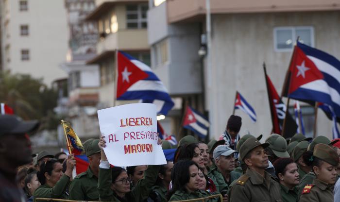 Marcha combatiente por el malecón, tras una tribuna antimperialista presidida por el Primer Secretario del Partido y Presidente de la República, Miguel Díaz-Canel Bermúdez, acompañado de otros dirigentes del país, por frente a la embajada de EEUU en La Habana.