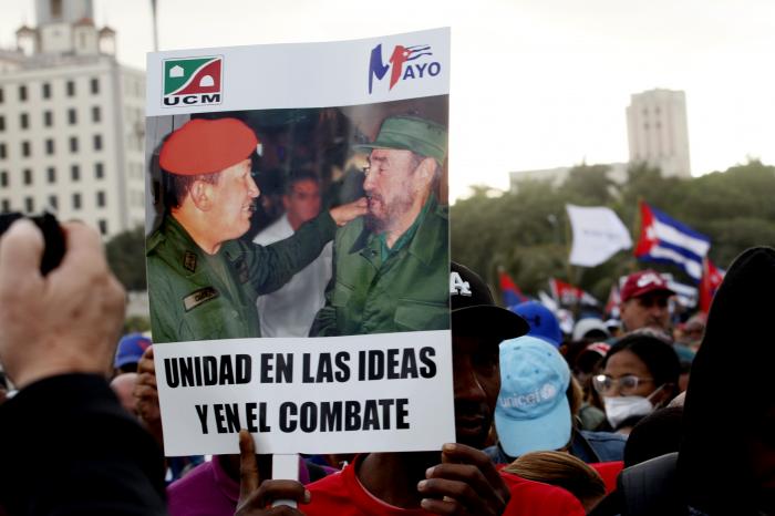 Marcha combatiente por el malecón, tras una tribuna antimperialista presidida por el Primer Secretario del Partido y Presidente de la República, Miguel Díaz-Canel Bermúdez, acompañado de otros dirigentes del país, por frente a la embajada de EEUU en La Habana.