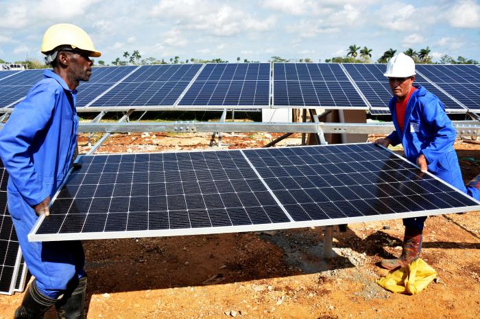 Parque Fotovoltaico instalación y Montaje