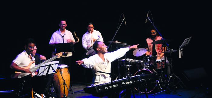 Dayramir González, destacado pianista de Jazz cubano. Graduado de la  ENA y el ISA