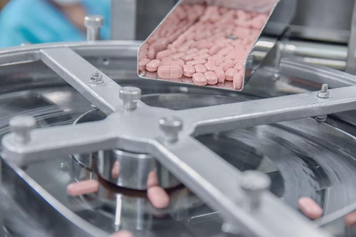 Con los medicamentos biosimilares se prevé facilitar la entrada de productos nuevos al Sistema Nacional
de Salud. FOTO: ARCHIVO DE GRANMA