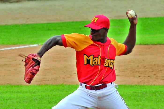 Deporte

Inaaguración juego entre los equipos de Villa clara y Matanzas , ganado por Vc 2 carreras por 1.

Estadiun Augusto cesar sandino VC .

   3 de Noviembre 2013.

     Foto José Raúl Rodríguez Robleda