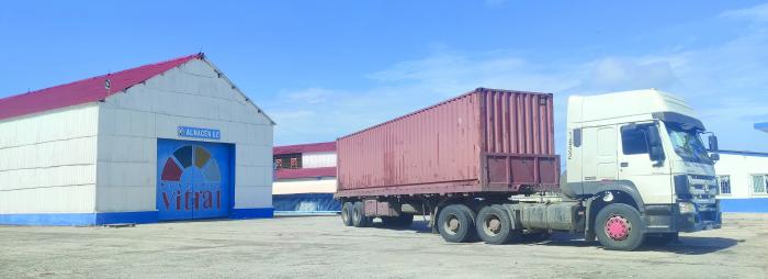 La UEB Pinturas Vitral de Nuevitas es una de las tres fábricas de pintura acuosa del país y la única que existe desde Ciego de Ávila hasta Guantánamo. foto del autor