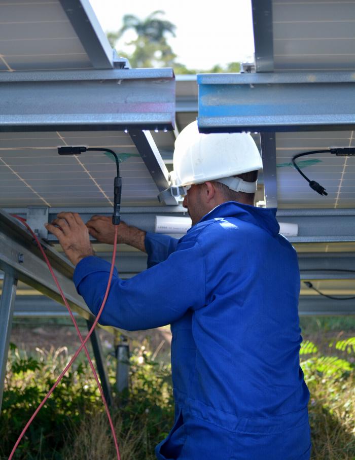 Parque Fotovoltaico instalación y Montaje
