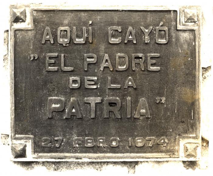 Placa en el lugar donde resultó herido mortalmente el Padre de la Patria