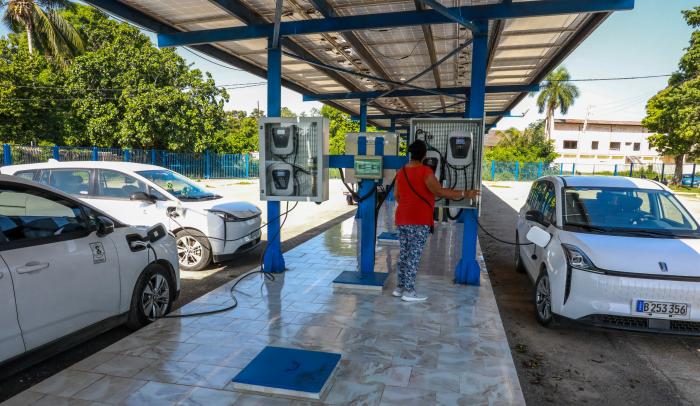 El proceso requiere la aprobación previa del organismo rector de la política sectorial correspondiente antes de ser sometido por la aprobación del MEP