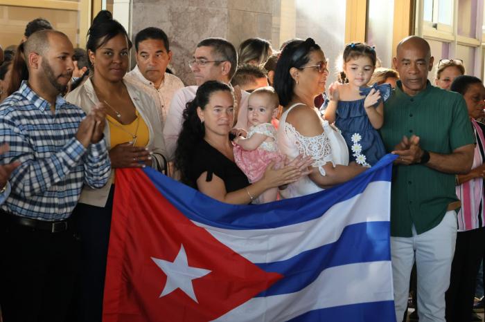  diplomáticos declarados personas non gratas en Ecuador