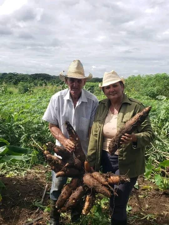Lilian debe a su padre todo lo que sabe: «Lo de ganadera me viene en la sangre».
