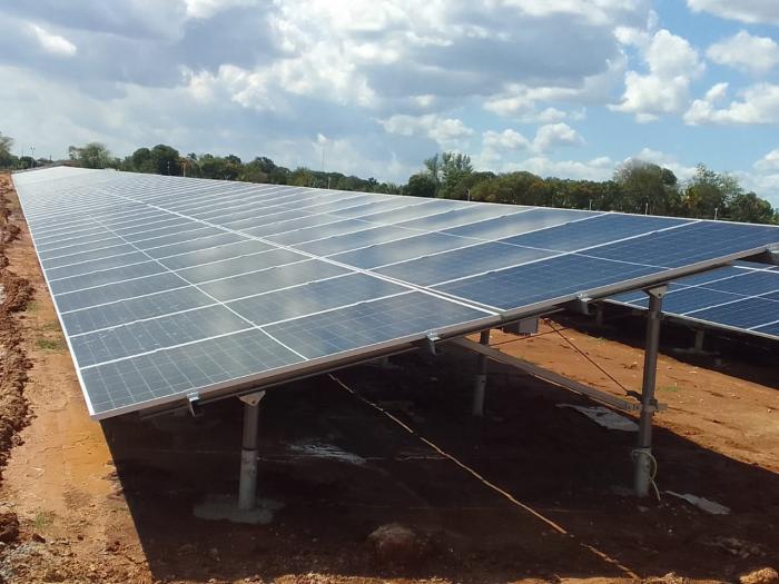 Parque solar de Punta Brava en su etapa final