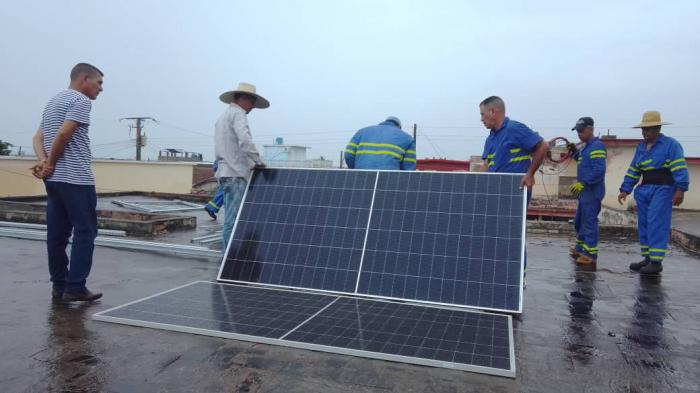 Emisoras de radio se fortalecen con energía fotovoltaica