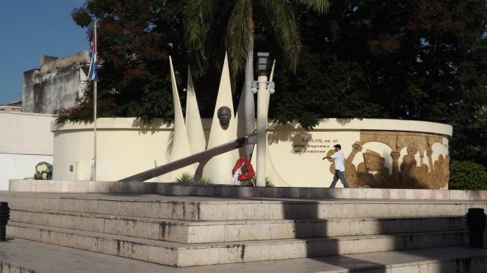 Ecos y latidos de una plaza que honra a José Martí