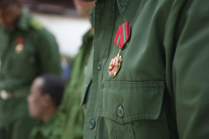 Acto de condecoraciones a jóvenes