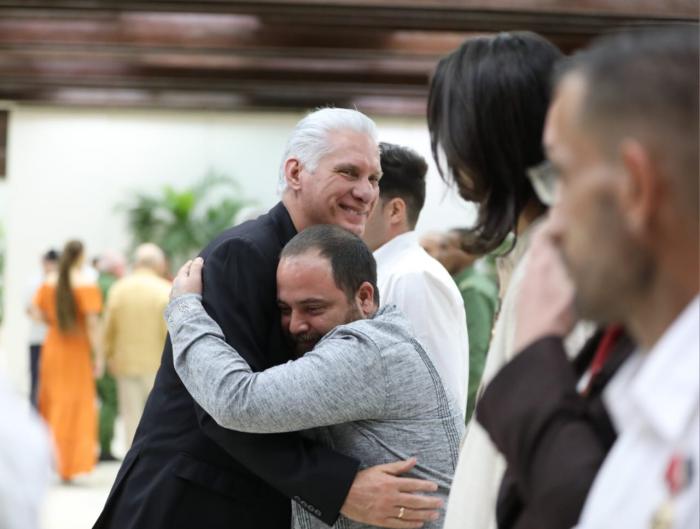 Acto de condecoraciones a jóvenes