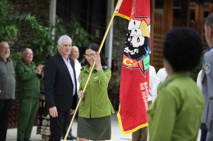 Acto de condecoraciones a jóvenes