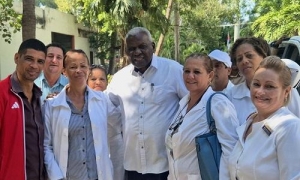 Recorrió Esteban Lazo centros de Salud Pública y de servicios sociales del municipio Arroyo Naranjo