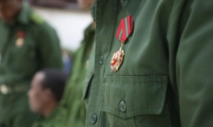 Acto de condecoraciones a jóvenes