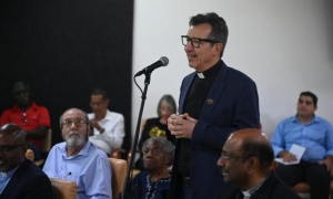 Díaz-Canel a representantes de organizaciones ecuménicas internacionales