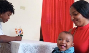 Evian Daniel en modo sonrisa de Isla. 