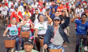 Aquí, con Fidel: La Juventud Cubana rodó contra el bloqueo