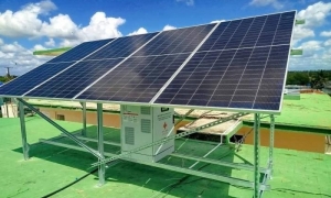 Sistemas fotovoltaicos respaldan servicios de salud