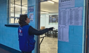 El Jurado Nacional de Elecciones decidió ampliar la jornada después de que 15 centros de votación en Lima. 