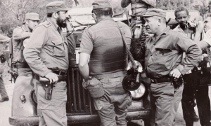 Fidel en Maisí, con Tomassevich, Guillermo García y otros combatientes en los días de Punta del Silencio.