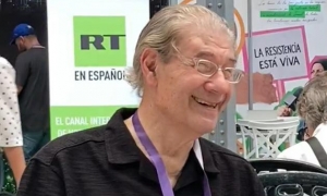 Víctor Hugo quisiera narrar el próximo Mundial, pero considera su dificultad debido al tema de los derechos
de transmisión. 