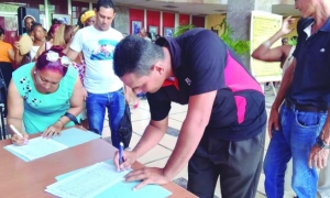 Santiago de Cuba firma por la Patria