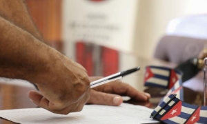 Mi Firma por la Patria en la UNEAC