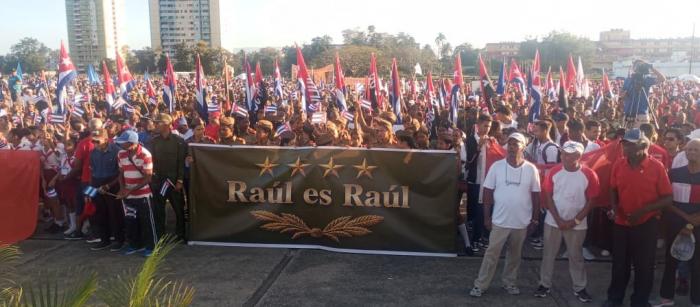 En multitud, por Cuba y Raúl, el rostro joven del Guaso animó la concentración. 