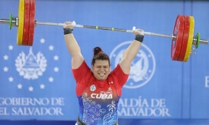 Marifélix Sarría, de tres, tres