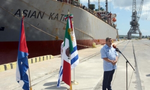 Duque con donacion humanitaria de los pueblos hermano Mexico e Uruguay al pueblo de Cuba.