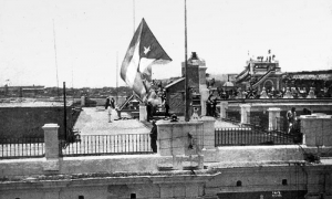 Acto de izar la Bandera en el Palacio de los Generales el 20 de Mayo 1902


Hist0068