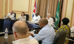 Encuentro de parlamentarios cubanos con diplomaticos africanos