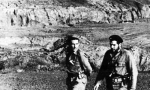 Recorrido de Raúl Castro y Ernesto Che Guevara por las Minas de Moa.