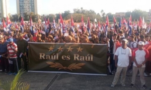En multitud, por Cuba y Raúl, el rostro joven del Guaso animó la concentración. 