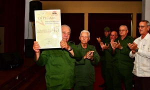 El General de Ejército felicita al INRE 
