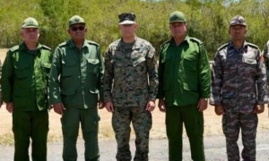 reunión entre el jefe del Comando Sur de Estados Unidos y el Viceministro Primero Jefe del Estado Mayor General de las Fuerzas Armadas Revolucionarias 