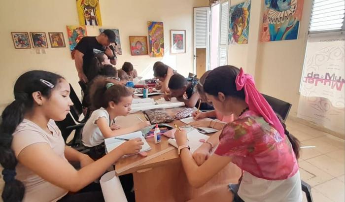 Taller de creación de artes plásticas
