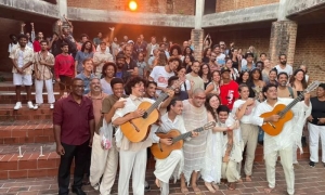 Ejercicio de culminación de estudio de Actuación y Diseño Escénico, de la Facultad de Arte Teatral; obra Raíz, de los estudiantes Yasser Castillo y Carla Balleste