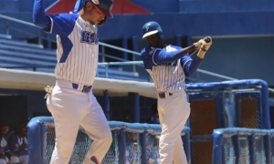 Andrys Pérez empató a tres en el octavo con un jonrón.