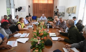 Presidente Díaz-Canel visita los municipios de San Miguel del Padrón y Diez de Octubre