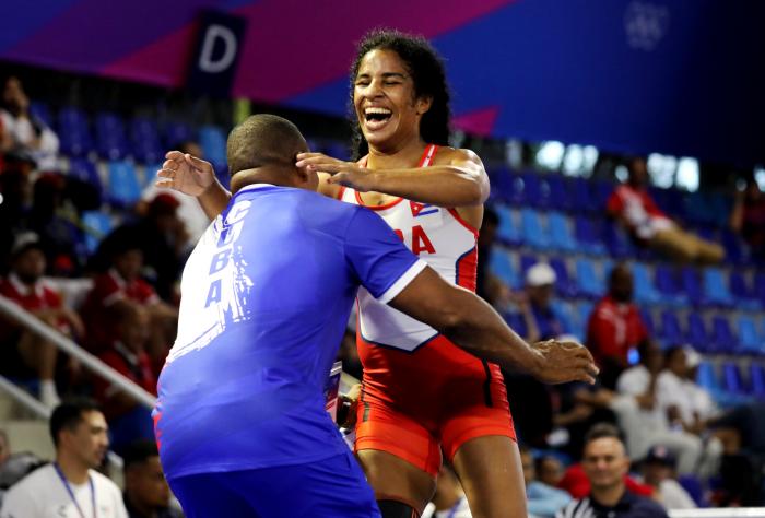 lucha femenina cubana
