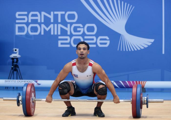 Otto Oñate estableció récord de estas lides en el envión.