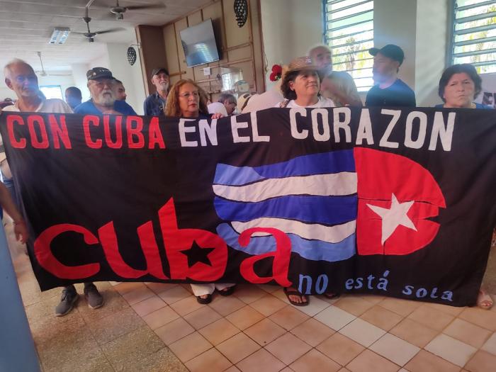 «Tenemos que continuar apoyando a Cuba para que continúe siendo el ejemplo, la fortaleza que es a nivel internacional», afirmó la puertorriqueña Herminia Cruz. foto de la autora