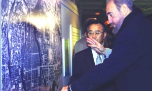 Hiroshima.Japon
3/Marzo/2003
El Presidente Cubano Fidel Castro Ruz realizo un recorrido por el museo de Hiroshima,en el cual recibio una amplia explicacion acerca del holocausto.
Foto.Pablo PILDAIN. (hiro14)

Fid10887