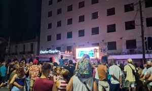 El proyecto Vivartes 23 reunió durante varias semanas a artistas como David Blanco, Buena Fe y Annie Garcés en conciertos frente a la sede del ICAIC, como parte de las actividades del 10mo Festival de Cine de Verano.