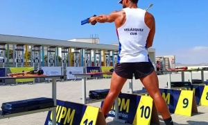 Velázquez necesita más oportunidades en la arena internacional